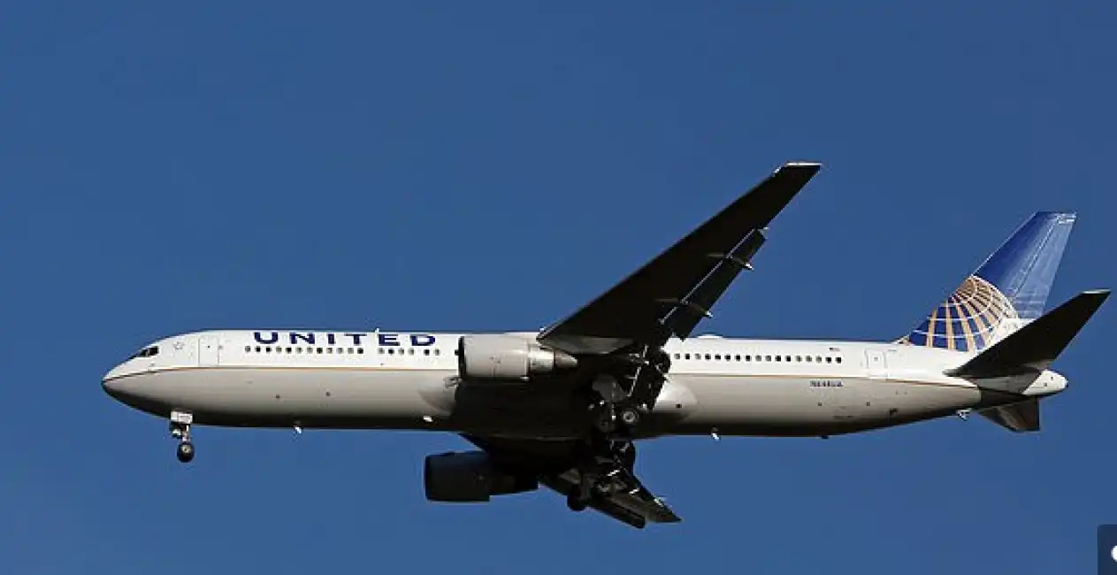 united airlines volo roma chicago