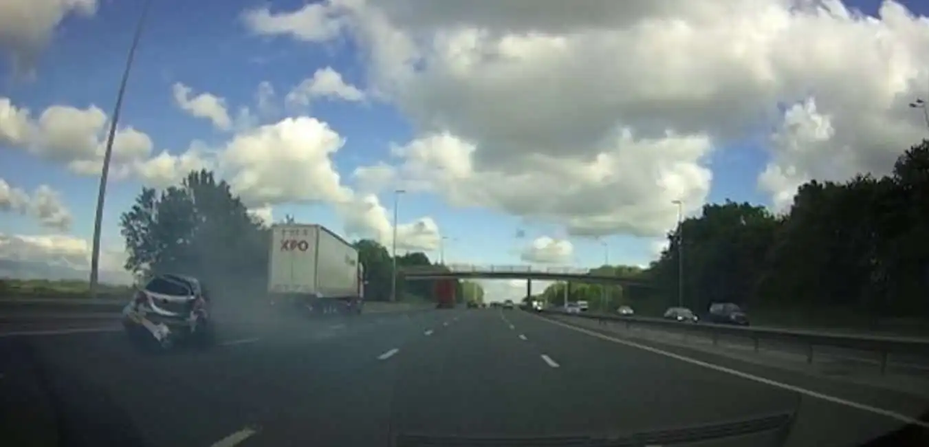 incidente autostrada gran bretagna-3