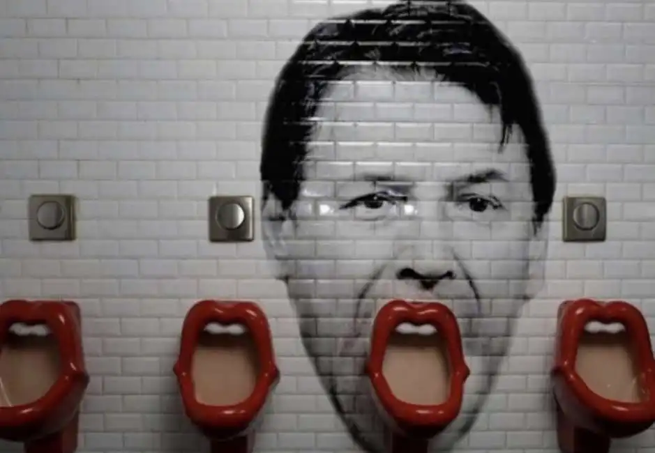 giuseppe conte toilette wc 