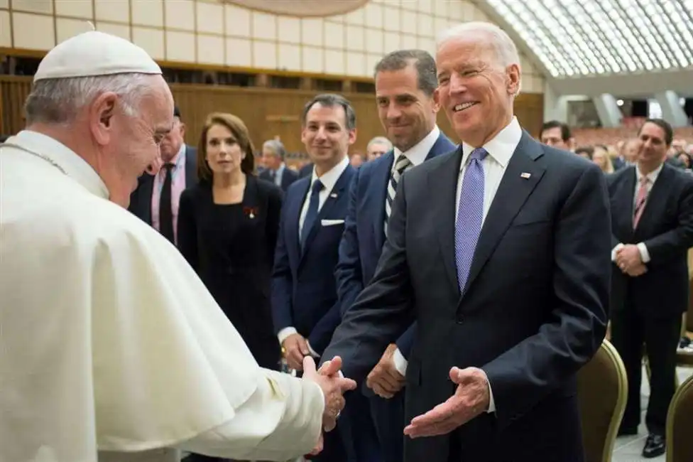 bergoglio joe biden papa francesco