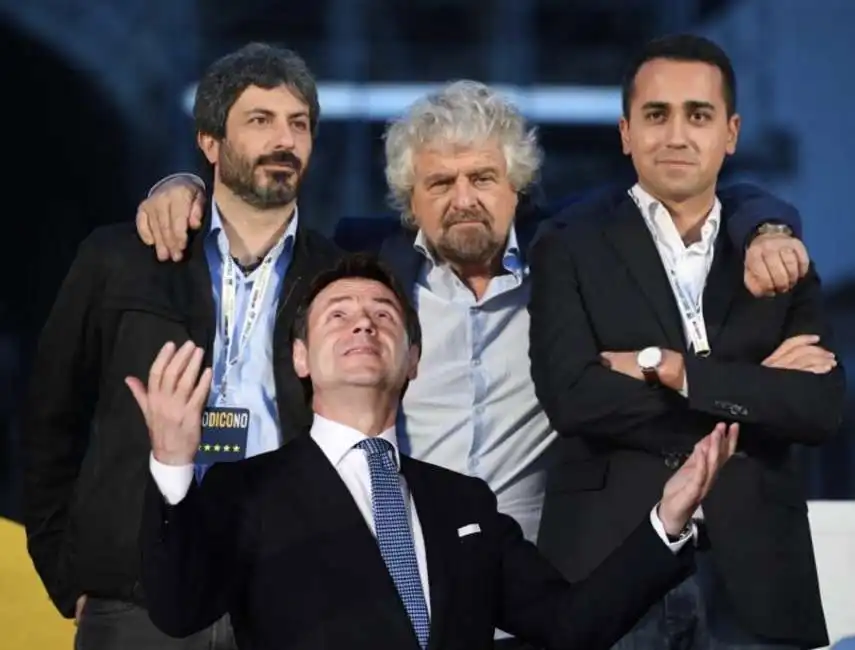 beppe grillo giuseppe conte roberto fico luigi di maio 