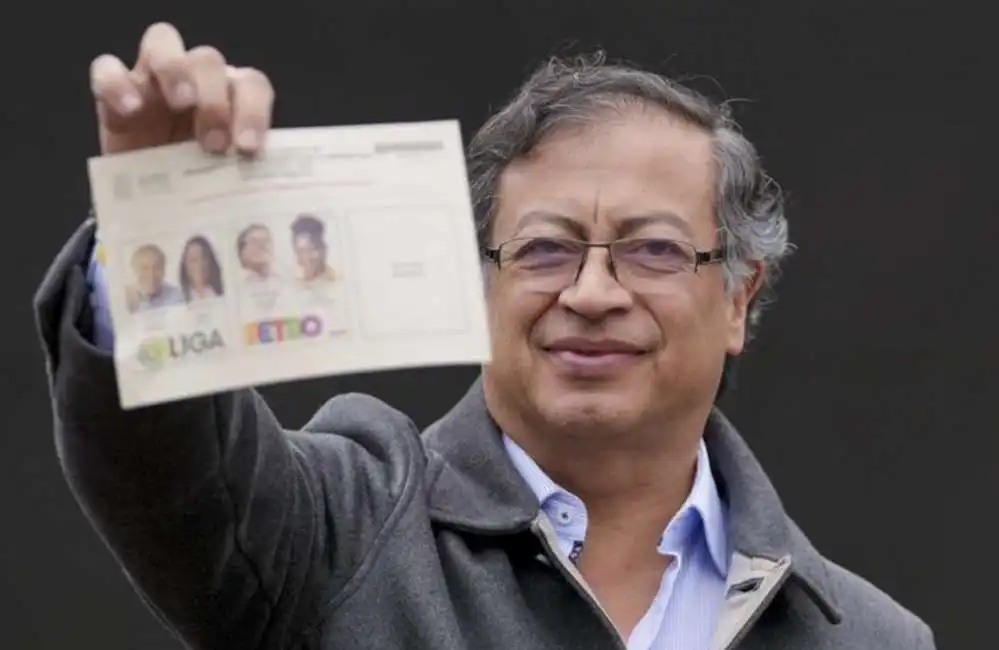 gustavo petro colombia