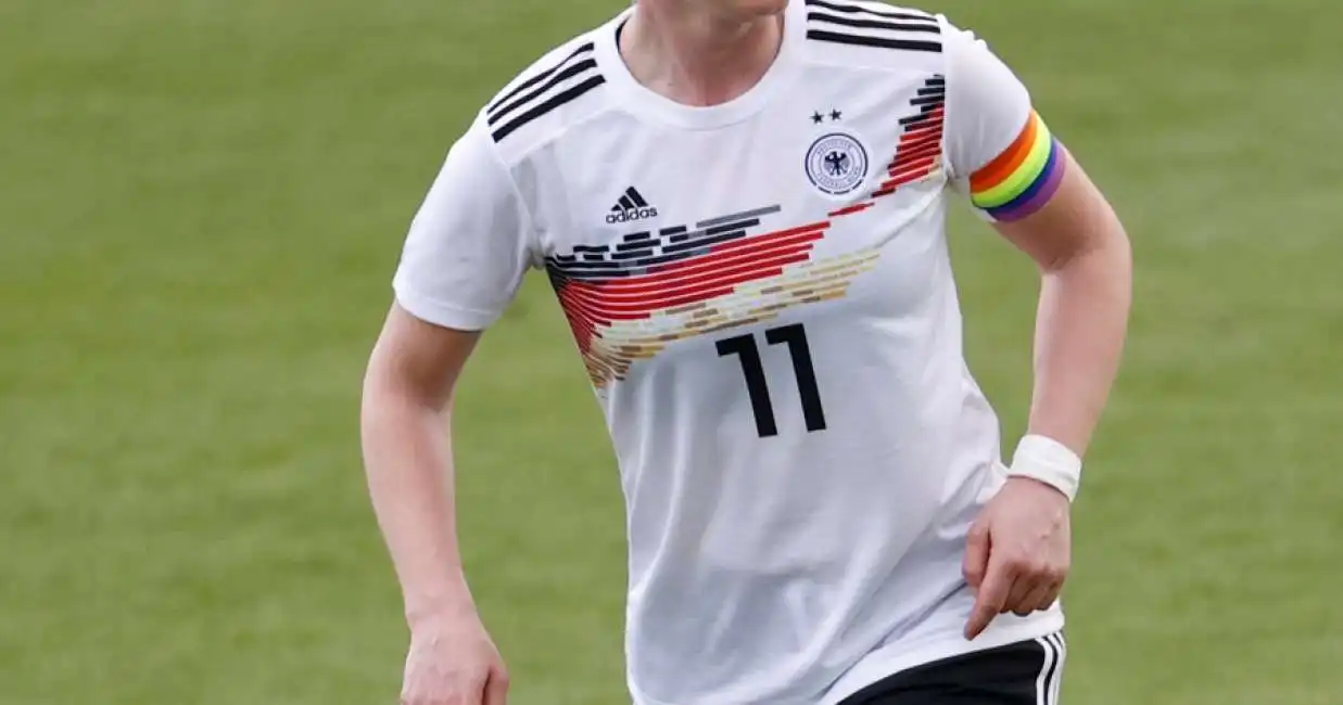 transgender germania calcio