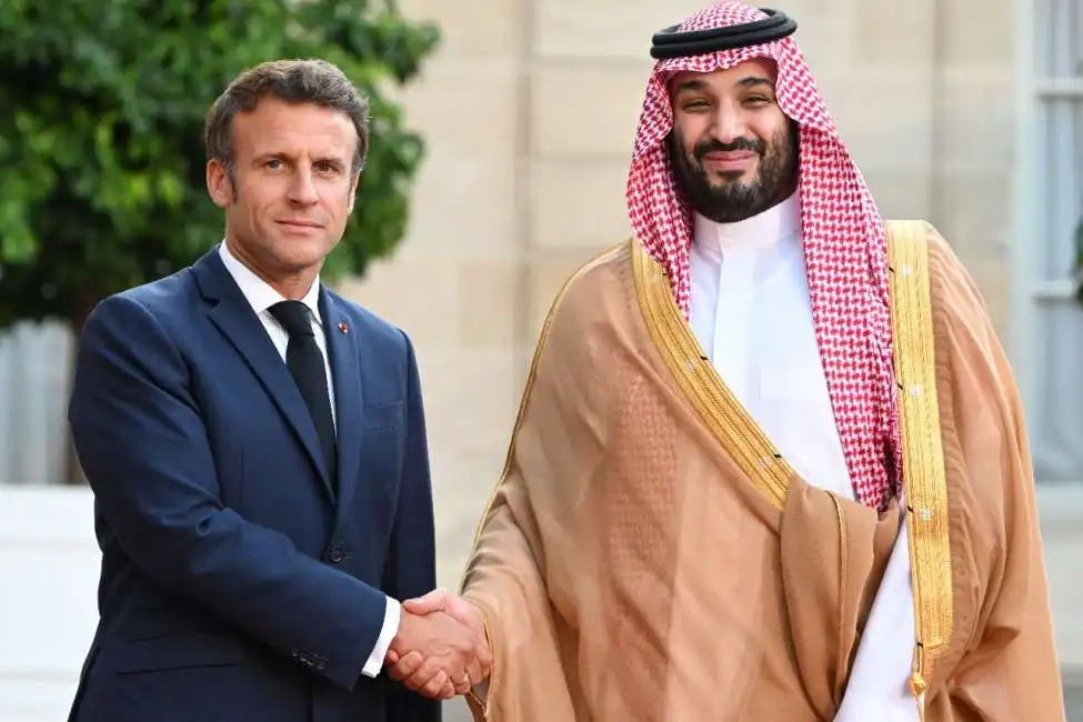 emmanuel macron mohammed bin salman arabia saudita francia