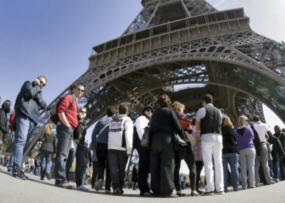 francia parigi torre eiffel turisti