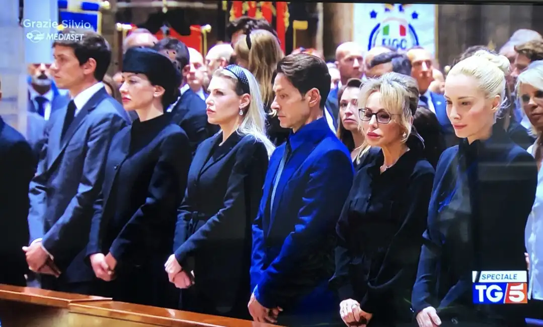 luigi pier silvio eleonora barbara berlusconi funerali funerale