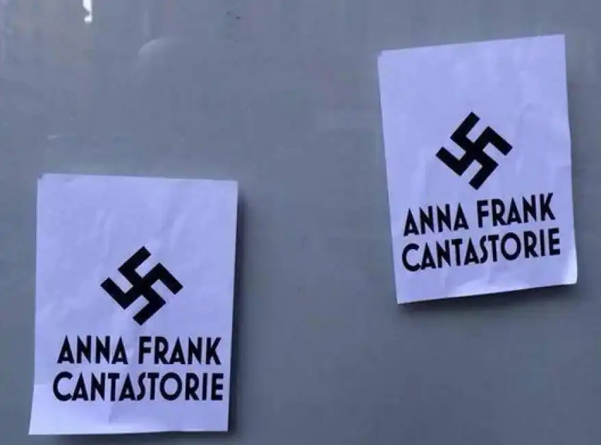 anna frank cantastorie svastiche svastica