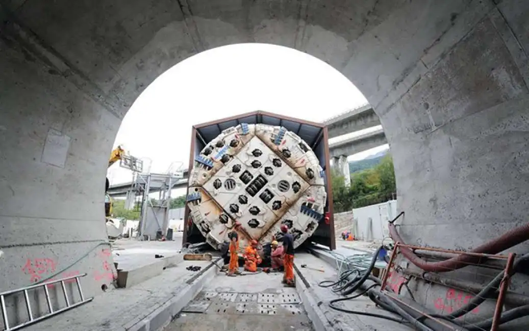 tav tunnel