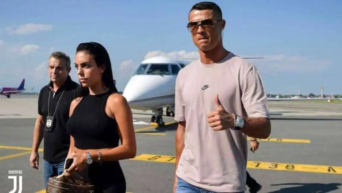 cristiano ronaldo arriva a torino