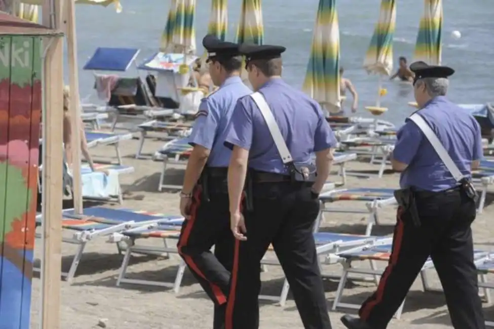 carabinieri spiaggia