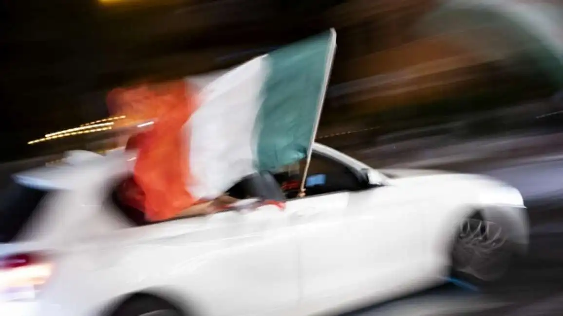 bandiera italia italiana auto