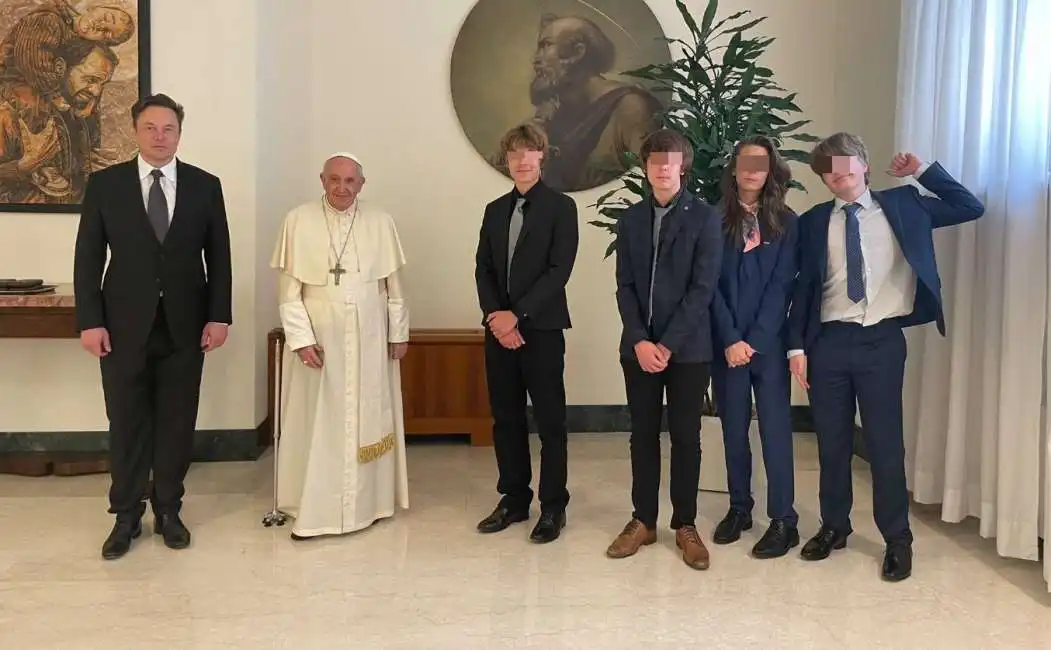 elon musk figli papa francesco bergoglio 