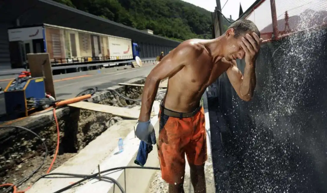 lavorare con il caldo lavoro 