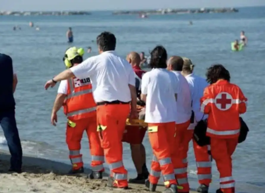 mare coltello litigio