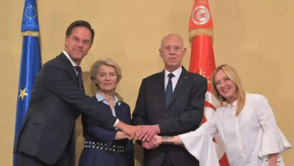 mark rutte - ursula von der leyen - kais saied - giorgia meloni 