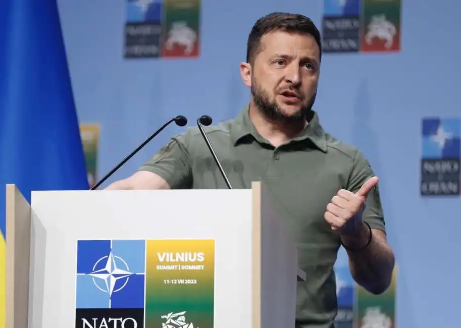 volodymyr zelensky nato vertice vilnius 