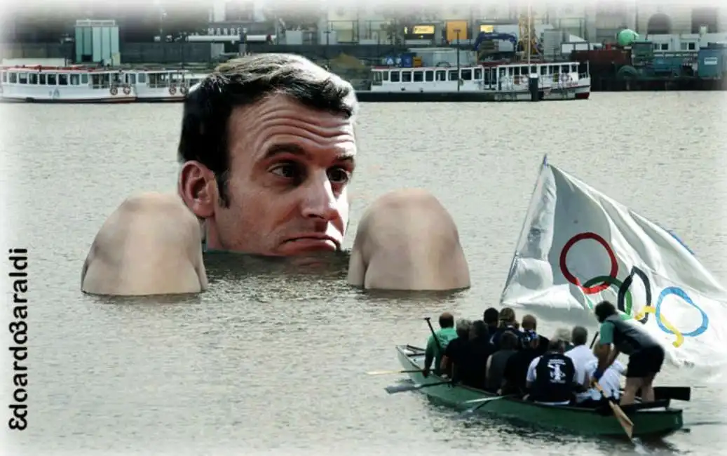 emmanuel macron e i barchini sulla senna - meme by edoardo baraldi parigi 2024 olimpiadi giochi olimpici 