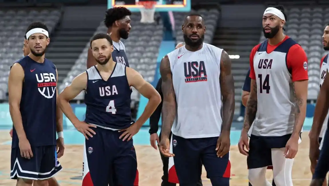 squadra di basket usa alle olimpiadi di parigi team usa 