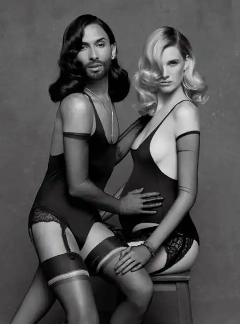 karl lagerfeld fotografa conchita wurst