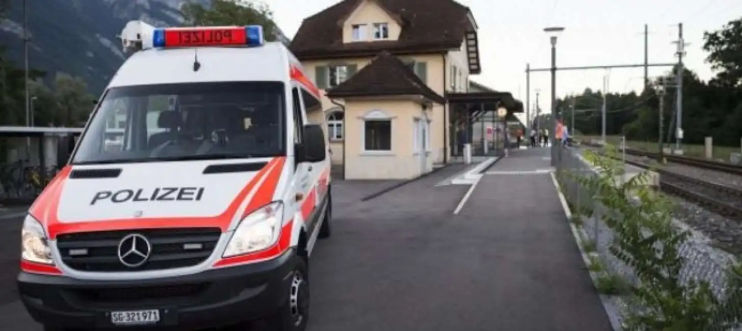 coltellate sul treno delle montagne 