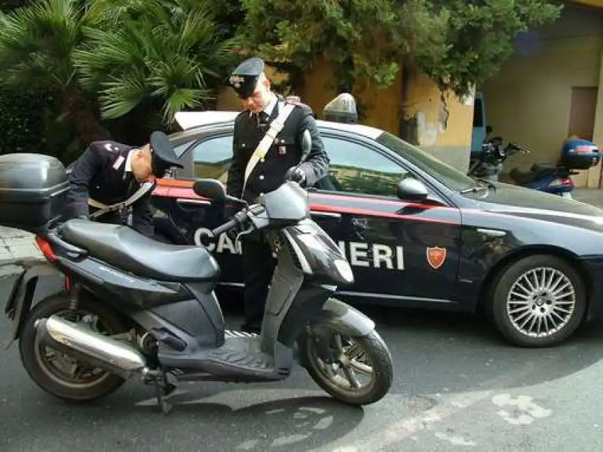 carabinieri scooter