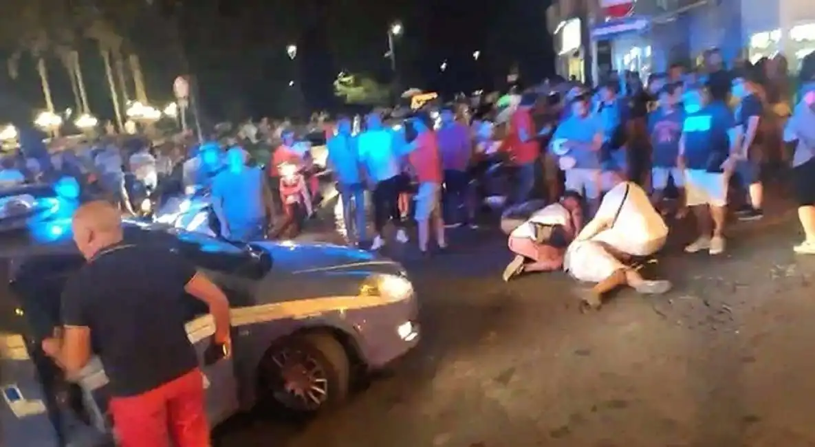 carabiniere aggredito a castellamare, napoli