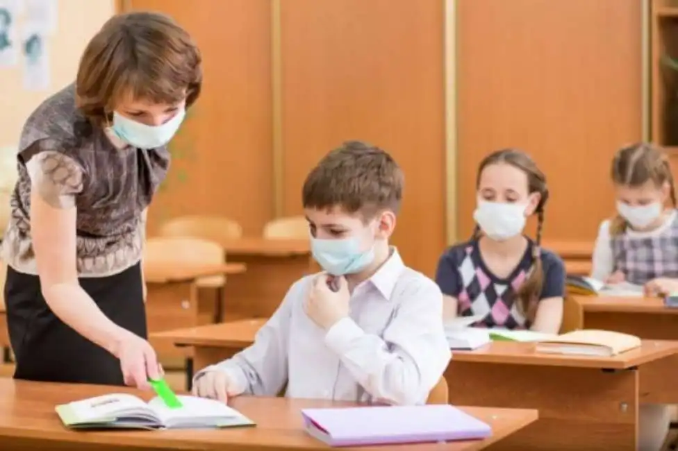 scuola mascherina studenti coronavirus