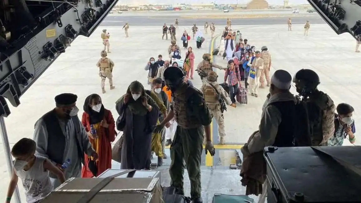 controlli aeroporto kabul