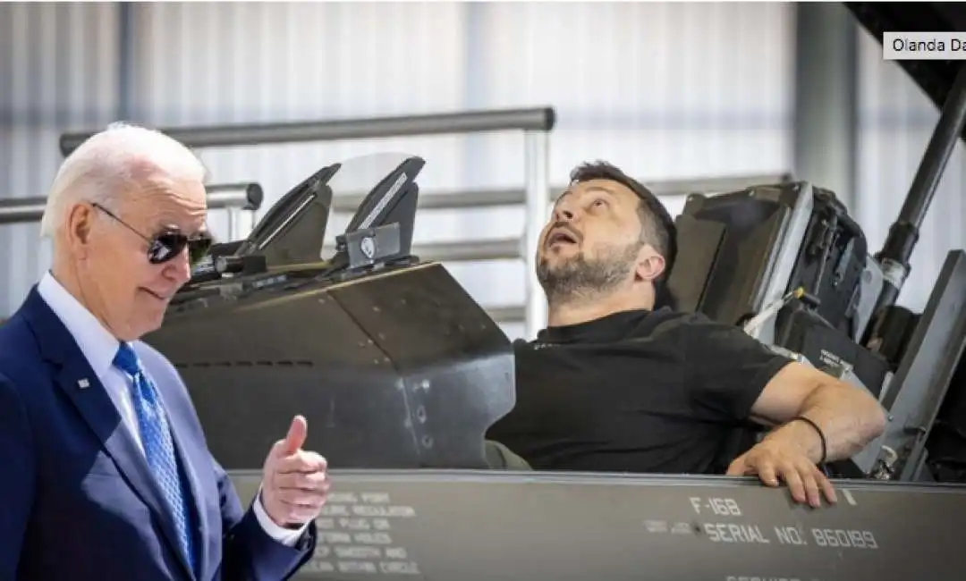 joe biden f-16 jet f16 zelensky ucraina 