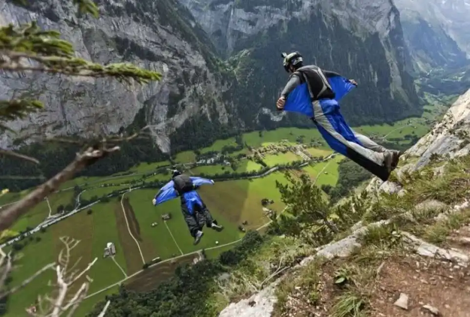 base jumper