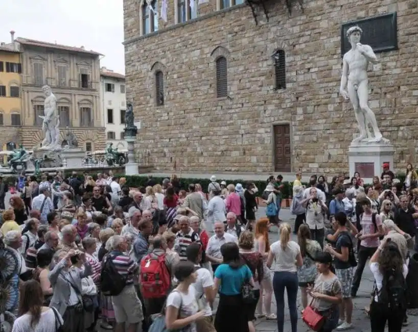 turisti turismo firenze 