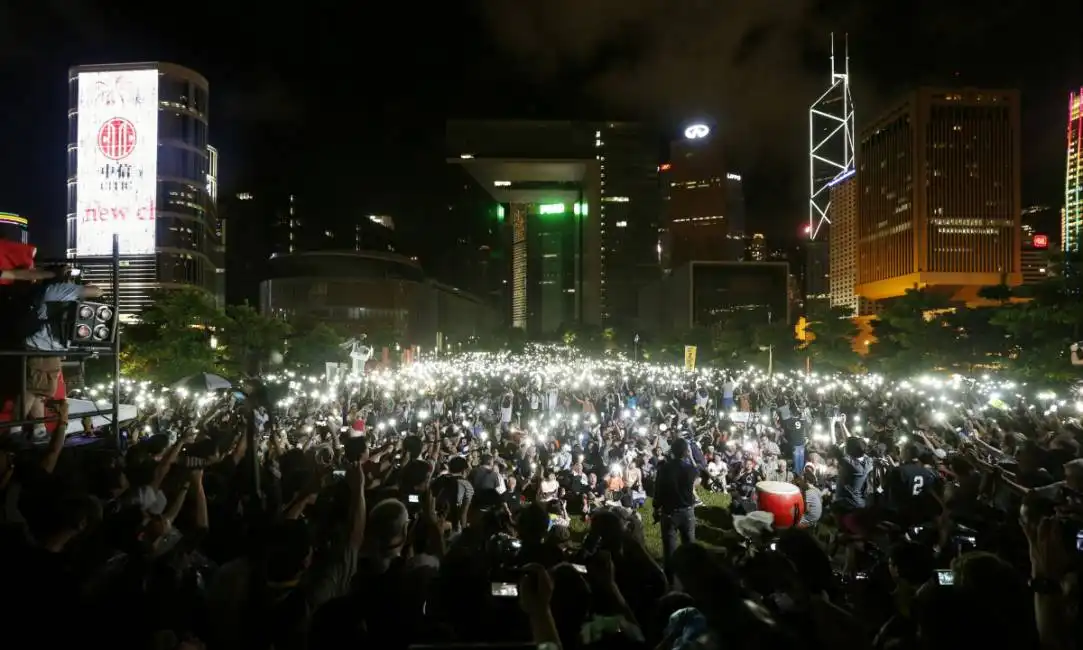 hong kong protesta contro la cina 