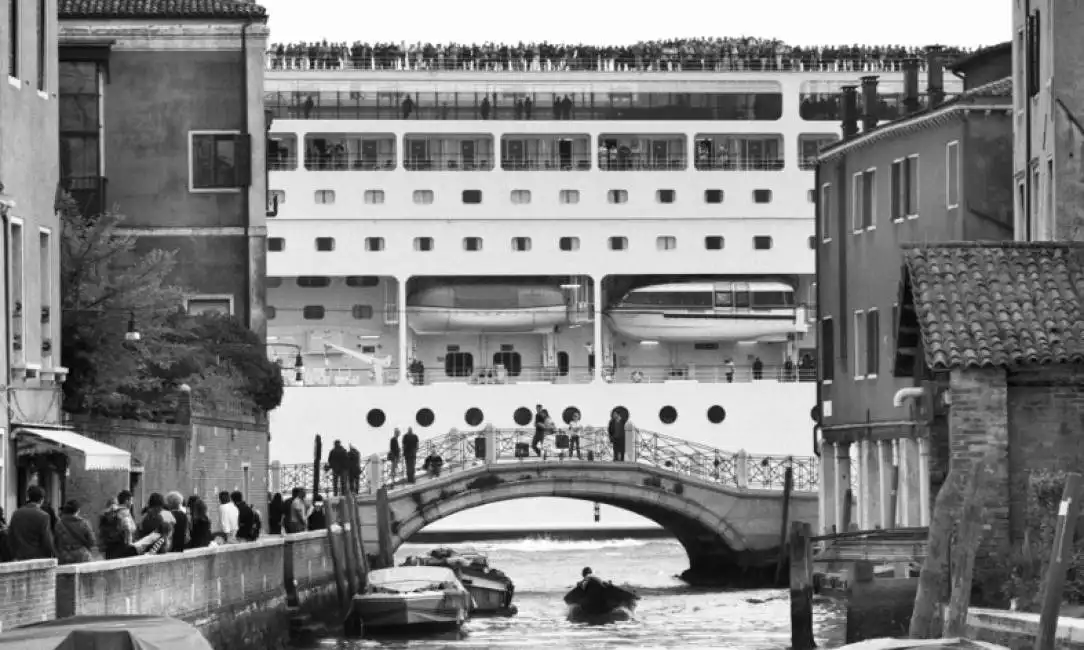 berengo gardin mostri a venezia