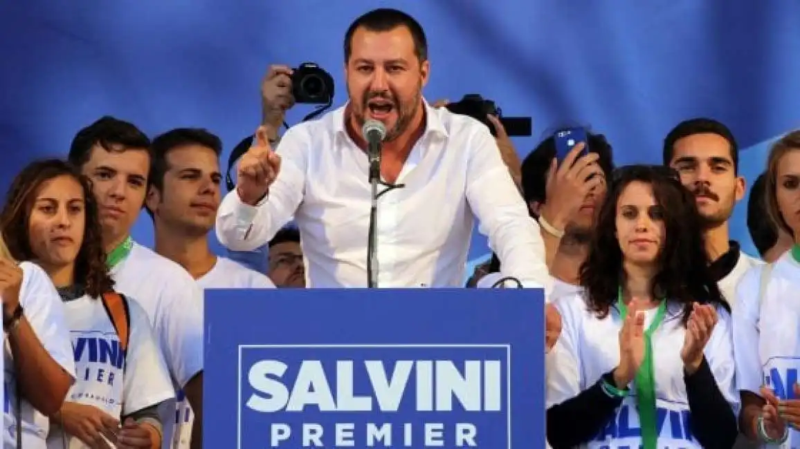 la lega e salvini a pontida -17