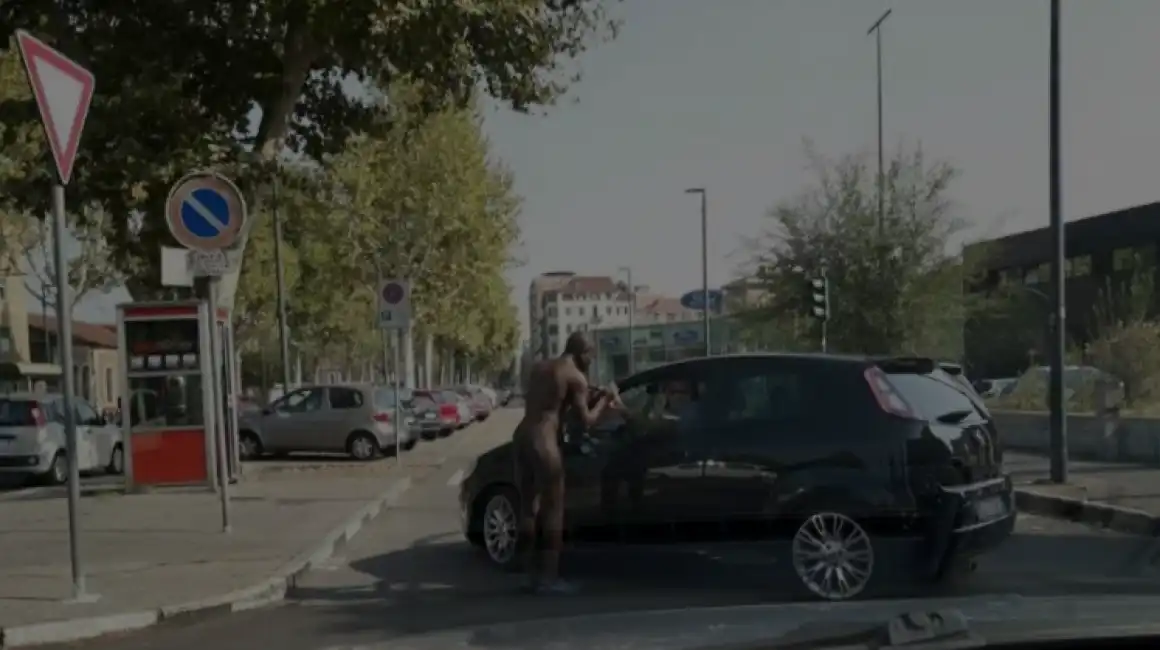 torino uomo nudo