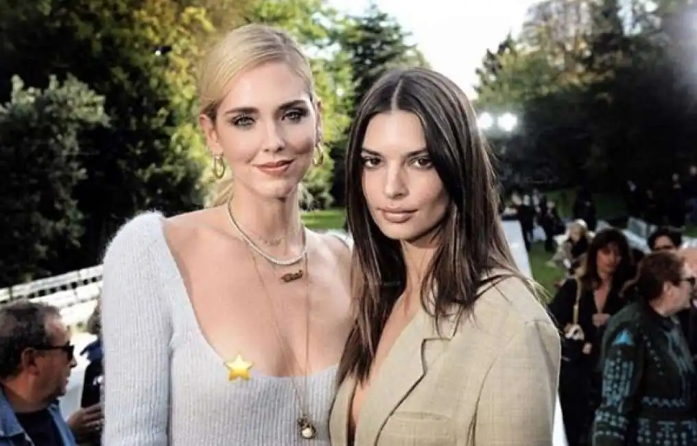 chiara ferragni e emily ratajkowski -1