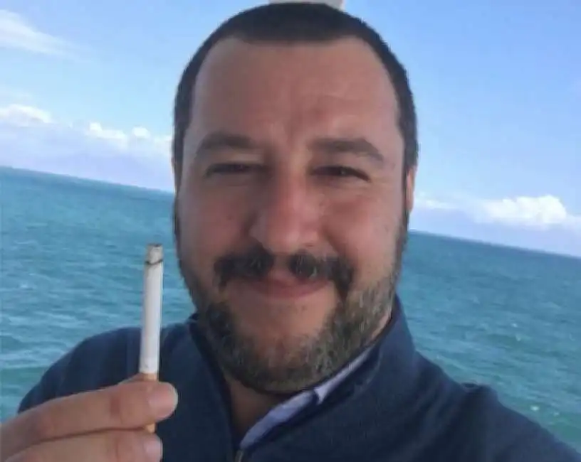  salvini sigaretta