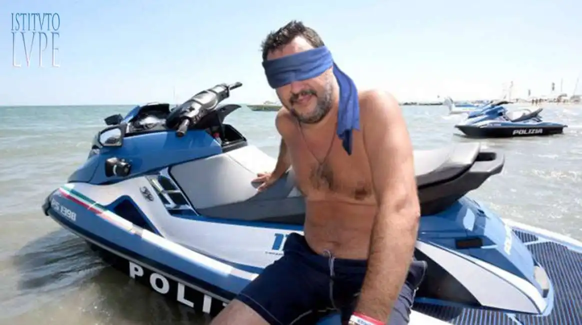 matteo salvini moto d acqua