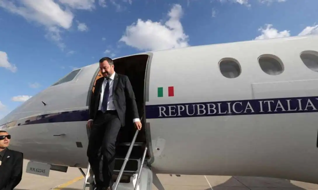 matteo salvini volo di stato 