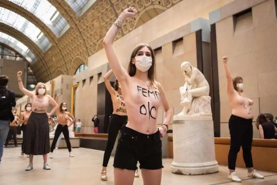 protesta delle femen al museo d'orsay