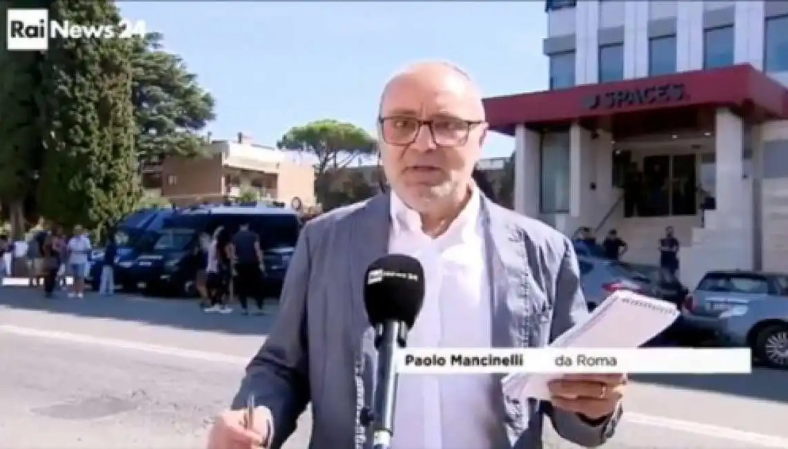 paolo mancinelli si blocca in diretta in collegamento con rainews24