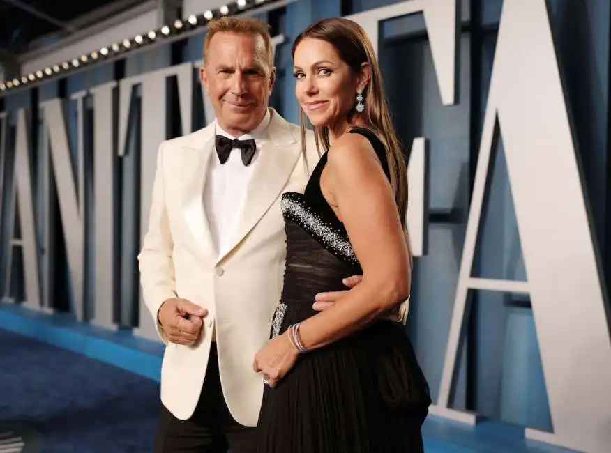 kevin costner christine baumgartner