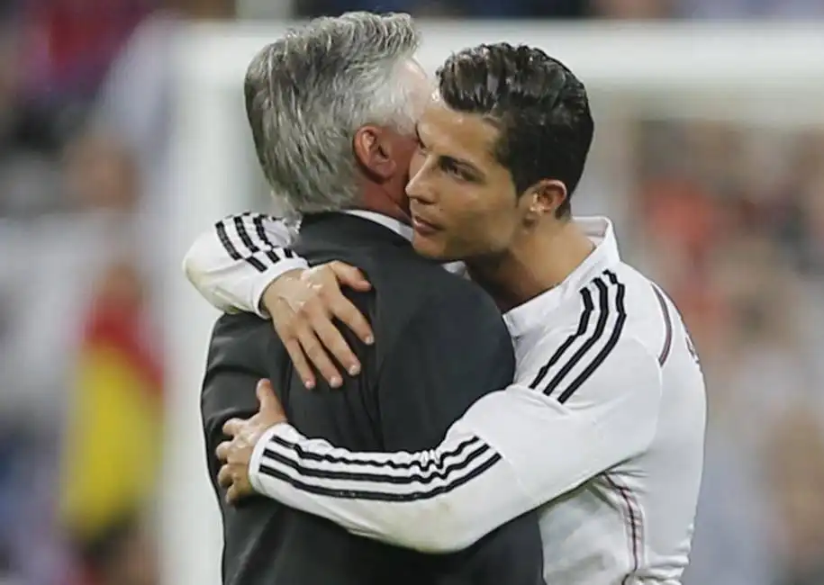 ronaldo abbraccia ancelotti