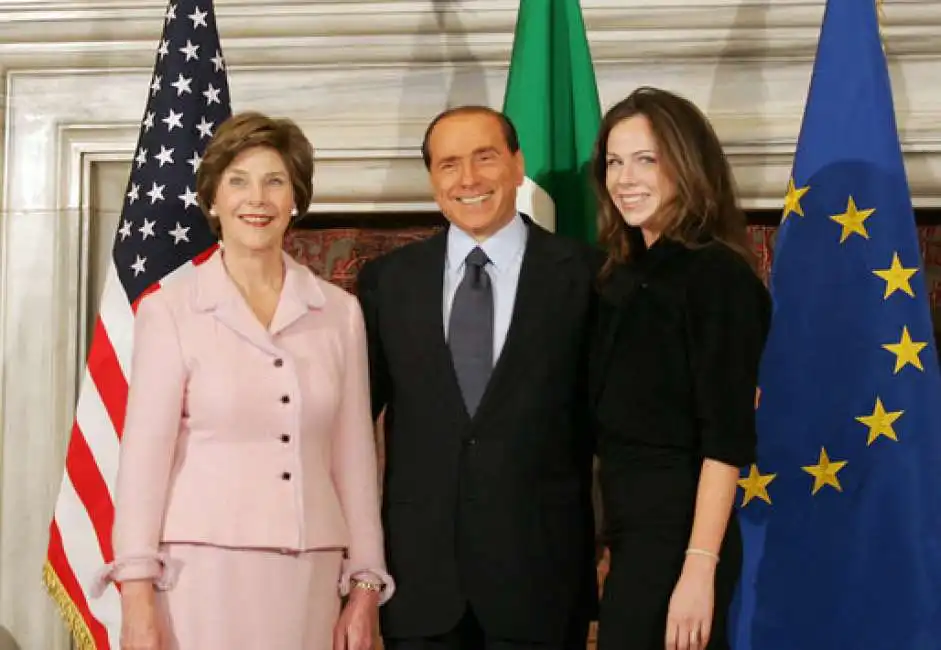 laura e barbara bush e berlusconi