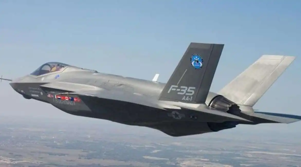 f35