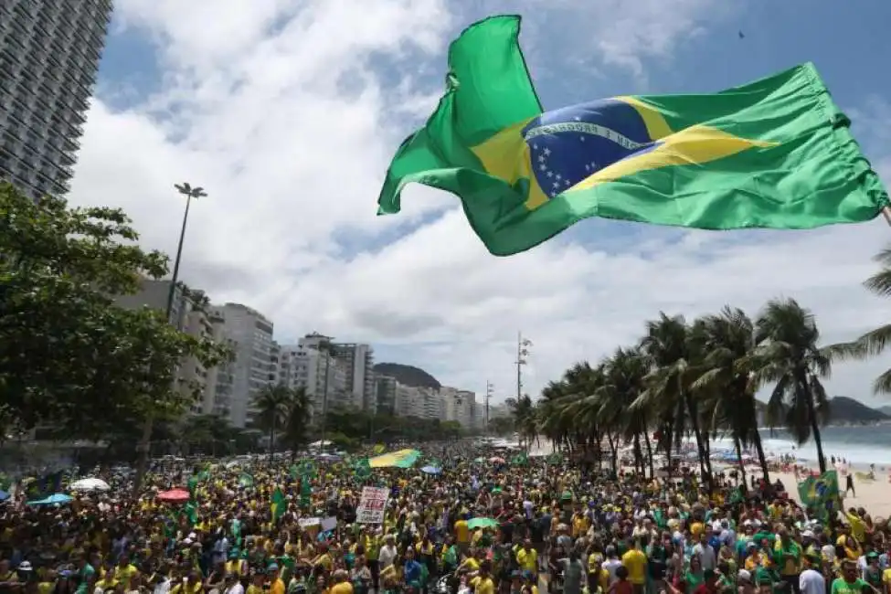 manifestazione pro bolsonaro a rio de janeiro