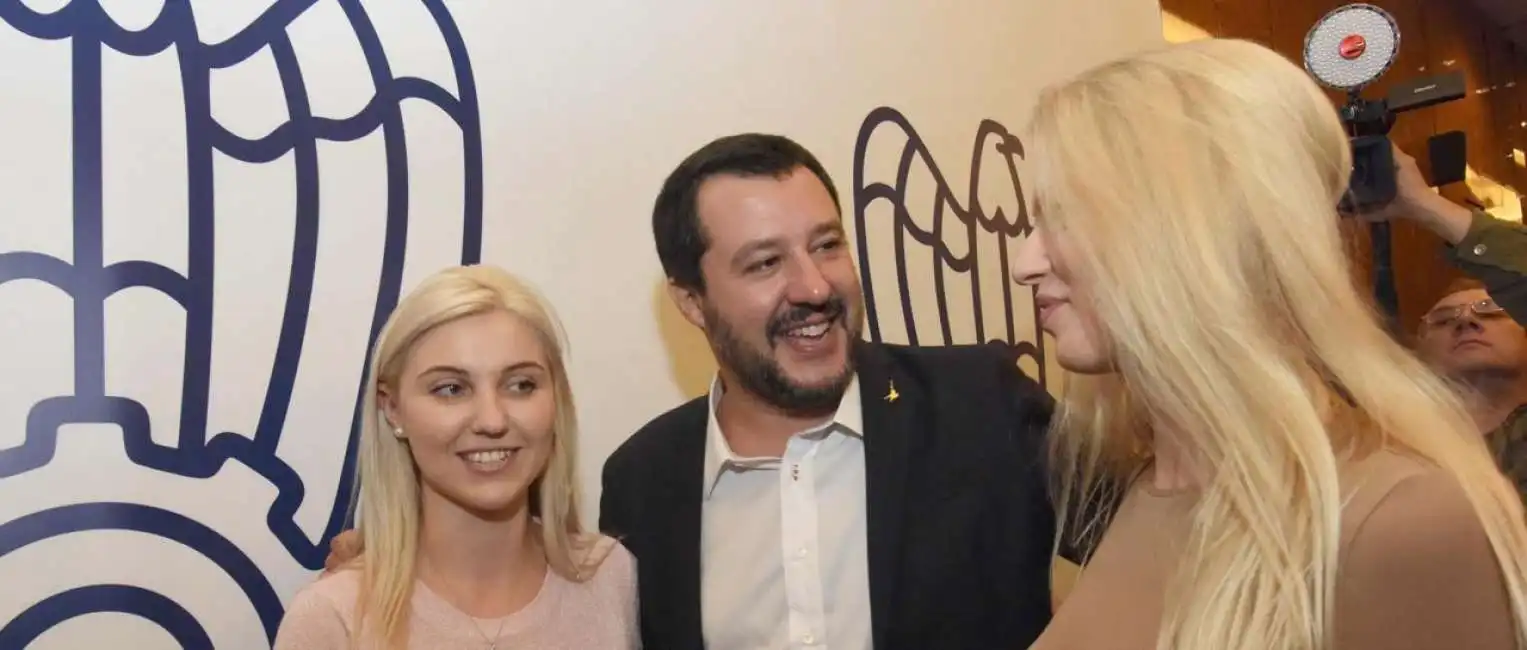 matteo salvini a mosca