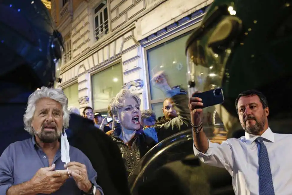 beppe grillo matteo salvini no green pass