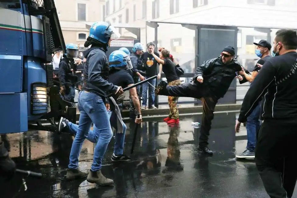 green pass no manifestazione manifestazioni corteo cortei