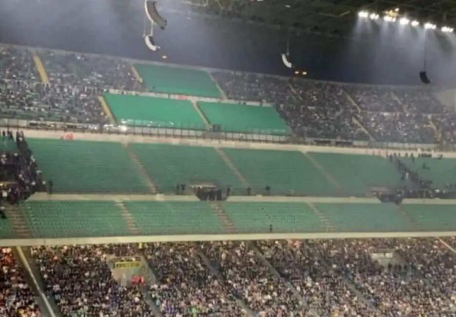 evacuazione curva san siro inter sampdoria stadio